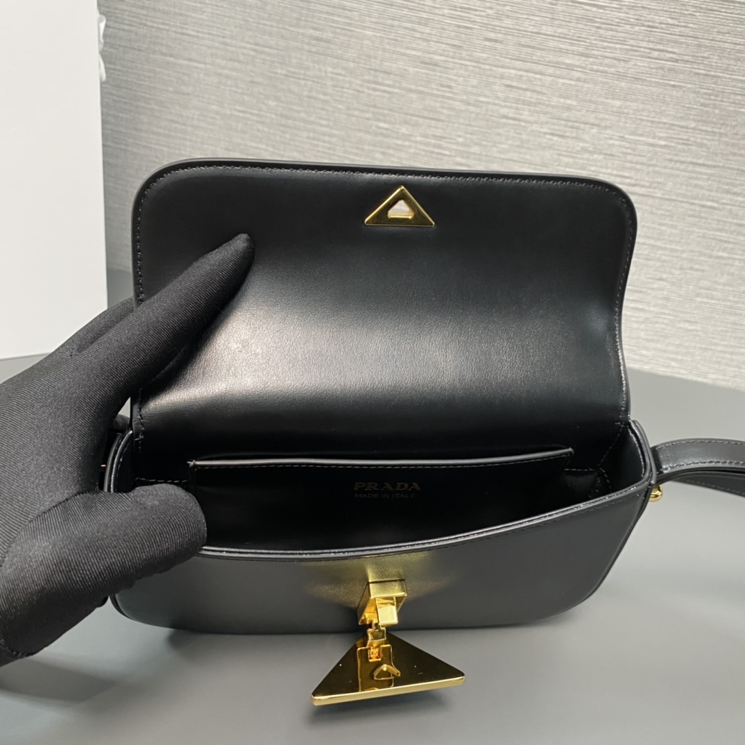 Prada Leather Shoulder Bag With Flap Black 1BD339